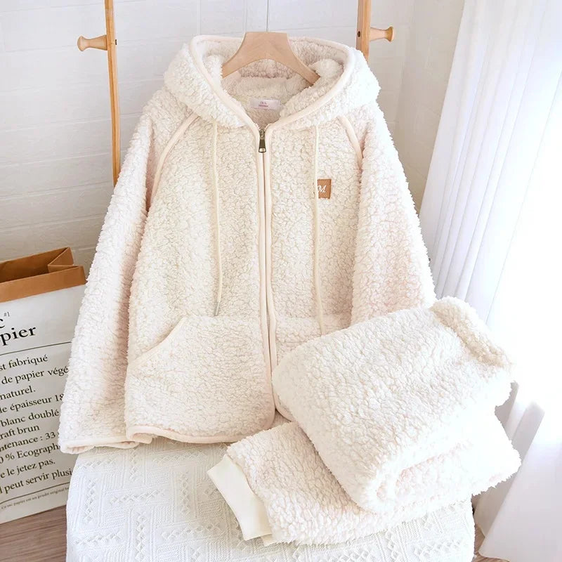 Lama I Winter coral fleece