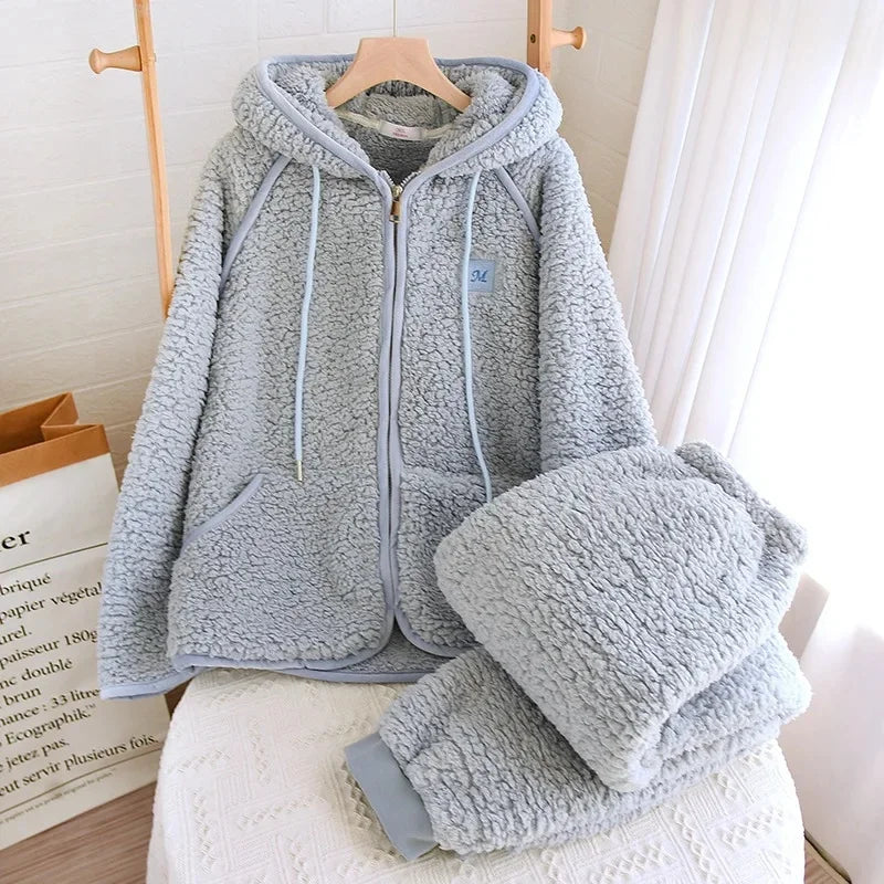 Lama I Winter coral fleece