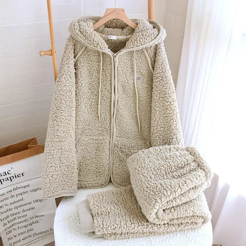Lama I Winter coral fleece