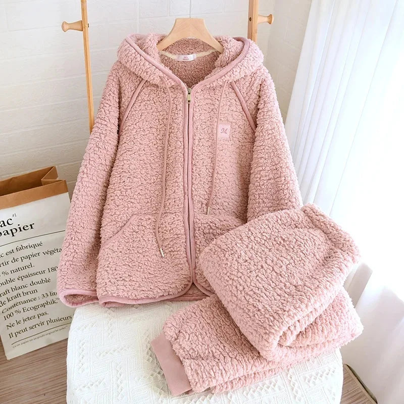 Lama I Winter coral fleece