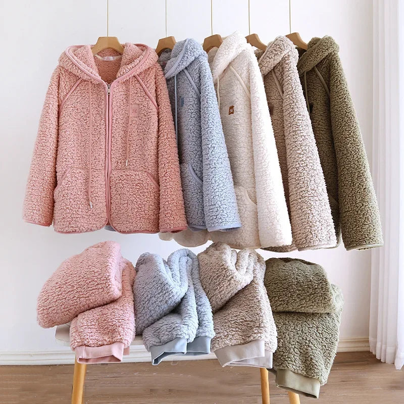 Lama I Winter coral fleece