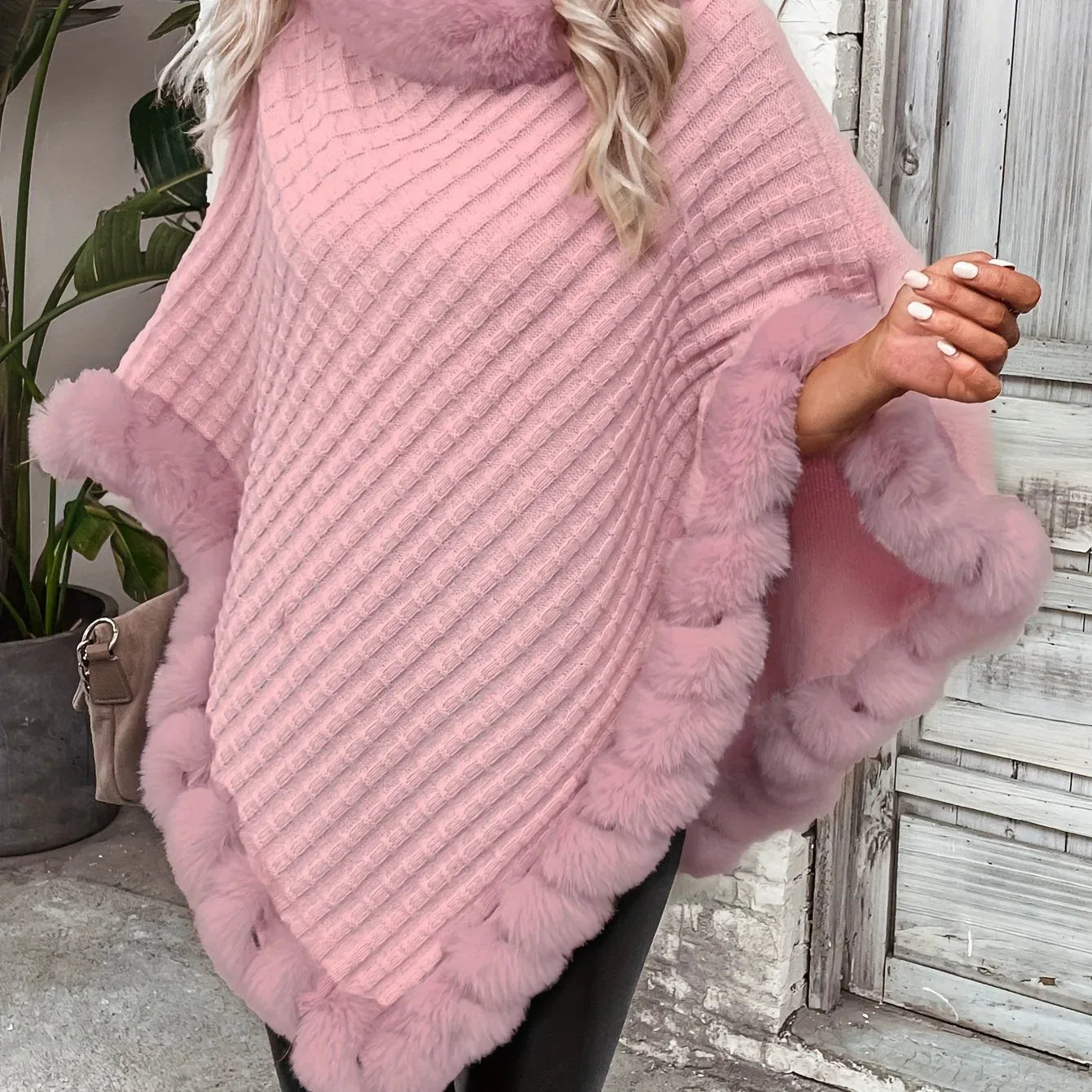 Elara – Faux Fur Trim Knit Poncho
