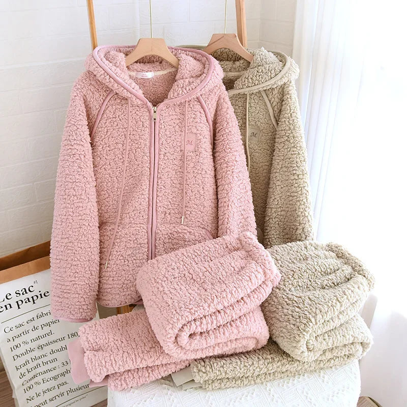 Lama I Winter coral fleece