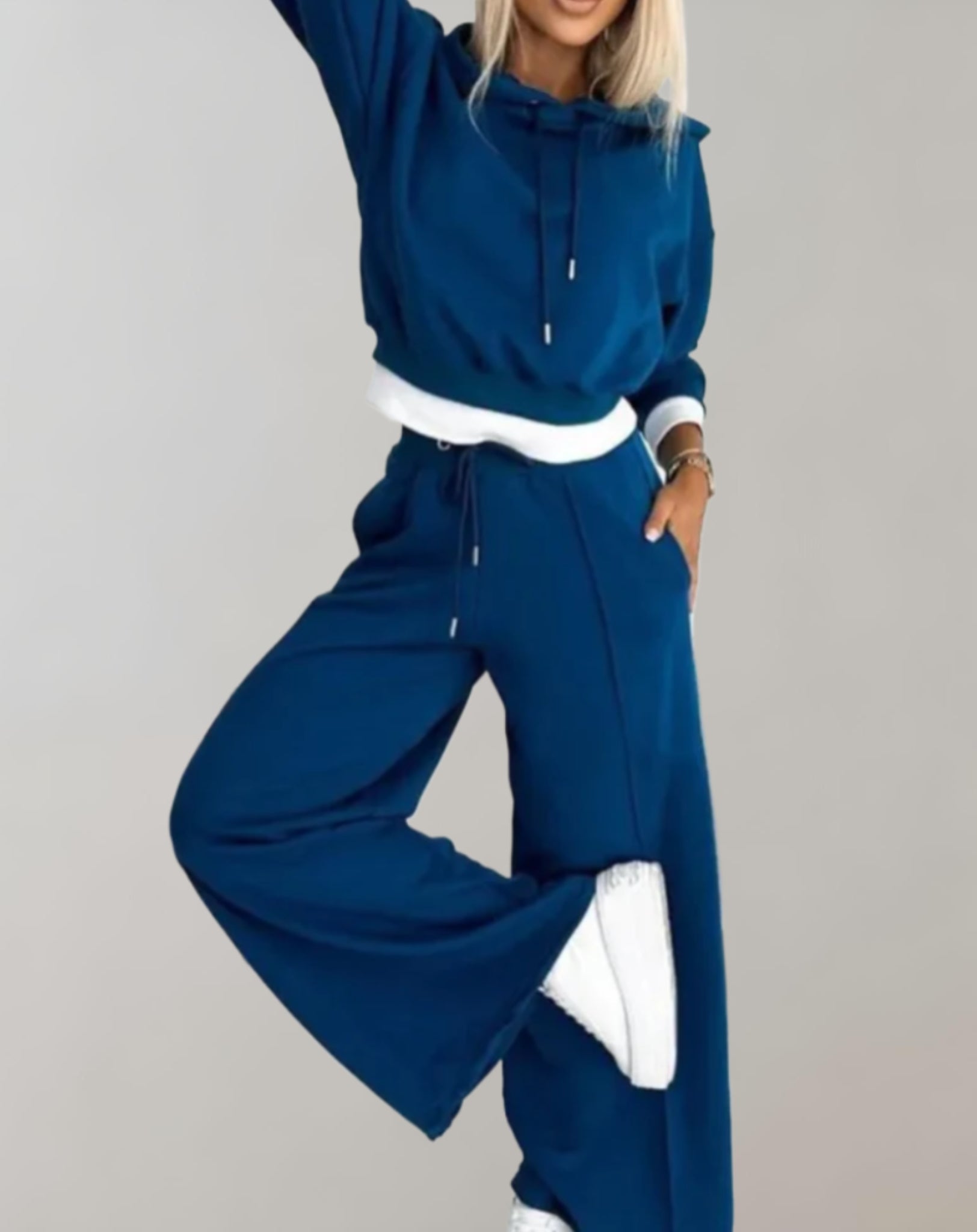 Nina | Two-piece set: hooded jumper and wide-leg trousers